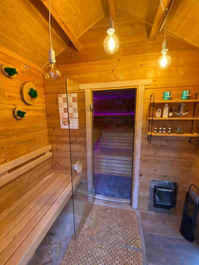 Domek Inosasino Z Basenem I Sauna Exterior photo